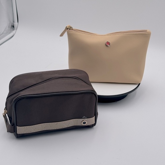 Emirates His & Hers Business Class Bvlgari Amenity Bags - Picture 1 of 12
